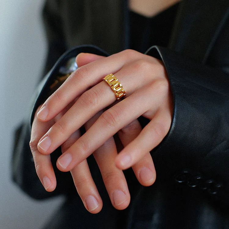 Elegant Link Chain Ring